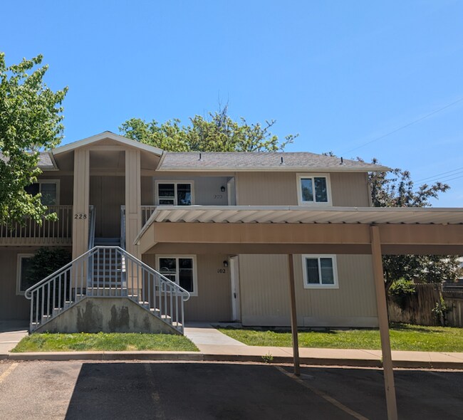 Primary Photo - 228 N Latah St
