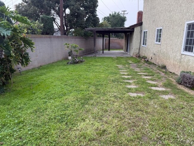 Building Photo - ***READY FOR IMMEDIATE OCCUPANCY*** 3BD/2.5BA HOME IN ARTESIA***