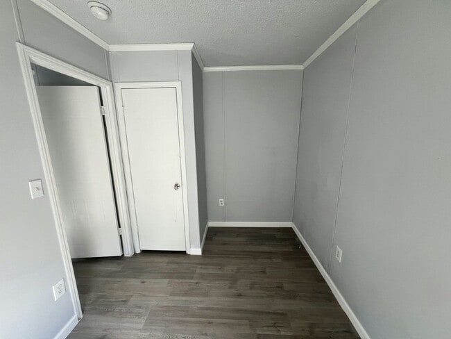 Building Photo - 2228 Chicago Cubs St