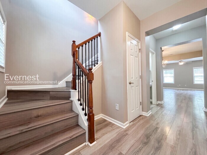 Building Photo - 1831 Willow Branch Ln