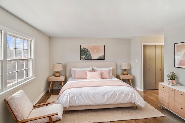 Building Photo - Fully Renovated 4 Bedroom Home in Homewood