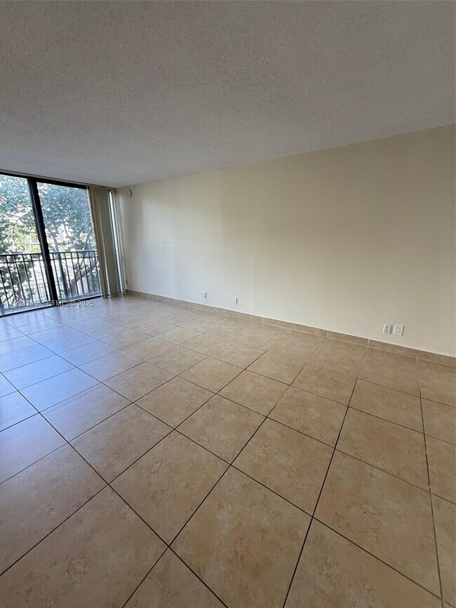 Building Photo - 16919 N Bay Rd