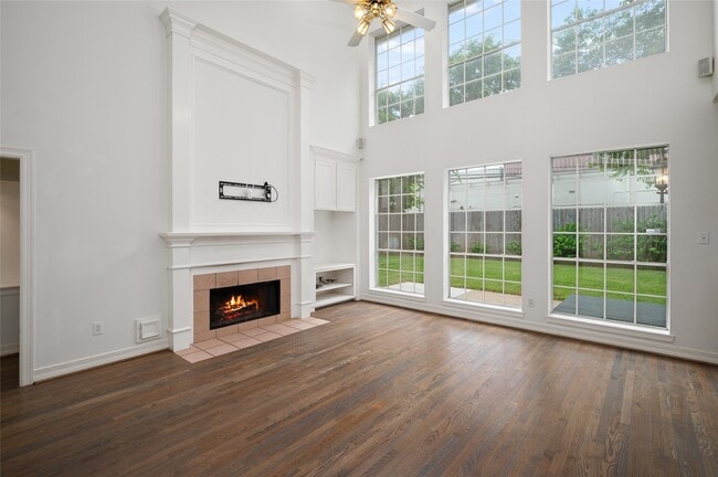 Building Photo - 4006 Chatham Ln