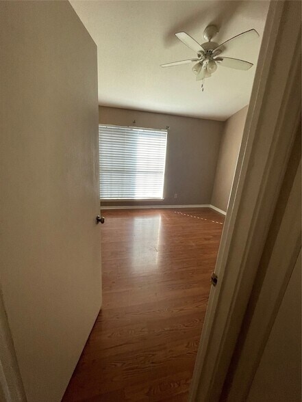 Building Photo - 2121 El Paseo St