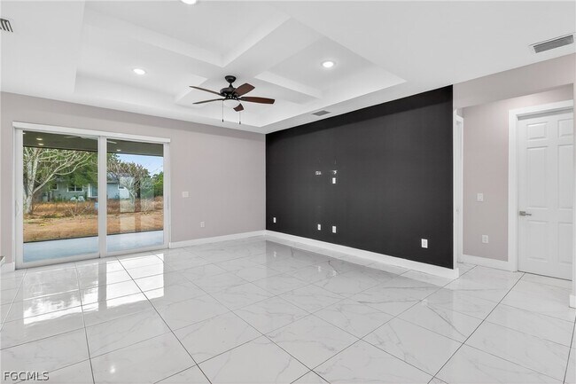 Building Photo - 702 Norman Ave N