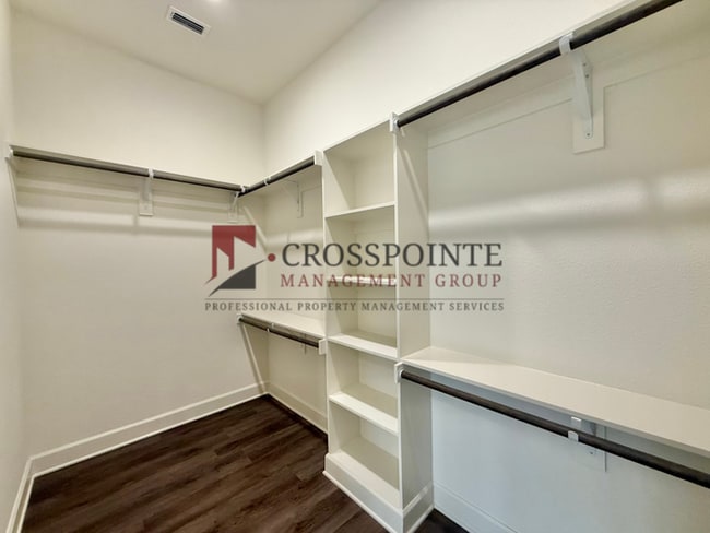 Building Photo - Tour Today! Stunning 3 Bedroom, 3.5 Bath Townhome!