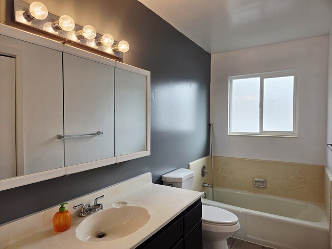 Building Photo - 1968 E 5850 S