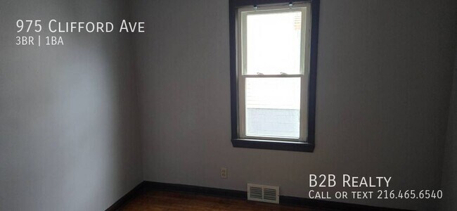 Building Photo - 975 Clifford Ave