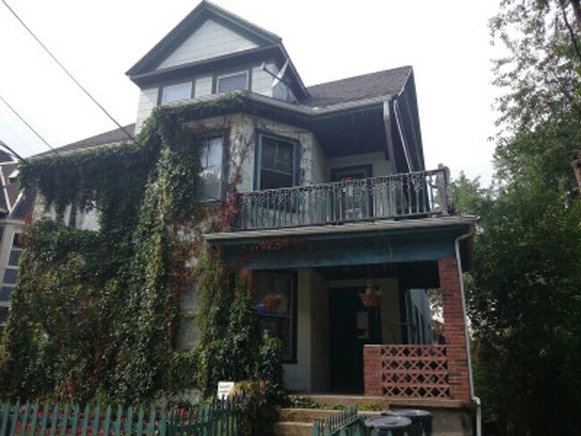 Building Photo - ALLSTON 3 BR Apartment - 9/1