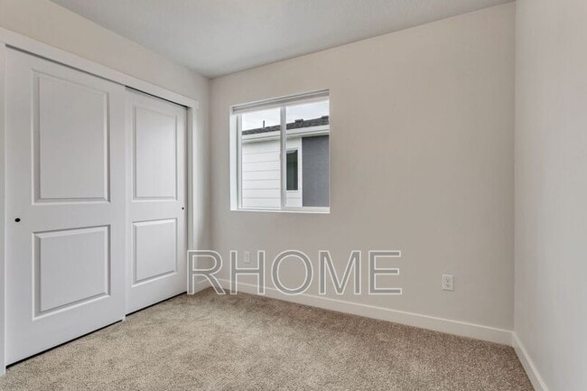 Building Photo - 986 W 540 S