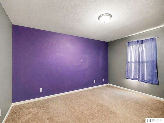 Building Photo - 8417 S 65th St