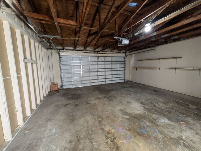 Building Photo - 956 Sunmeadow Dr