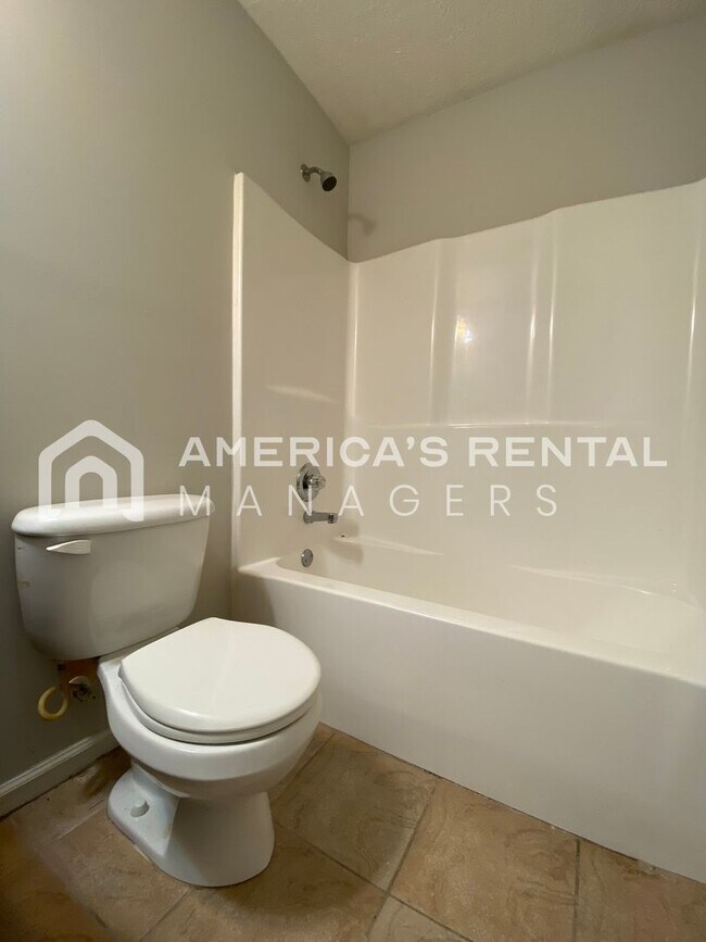 Building Photo - Home for Rent in Montgomery with Fenced in Backyard!!! New LVP Flooring! View with 48 Hours Notic...