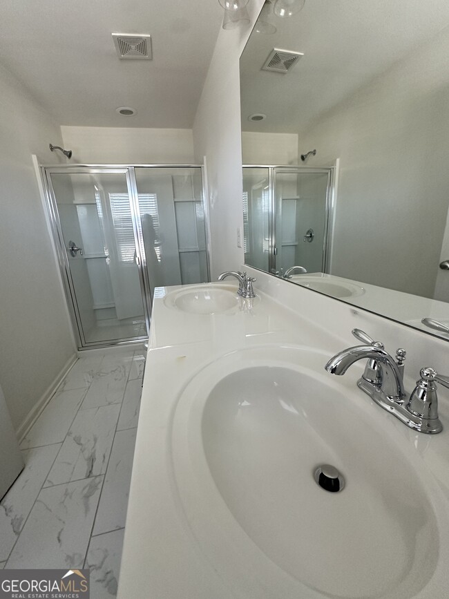 Building Photo - 882 Ambient Way