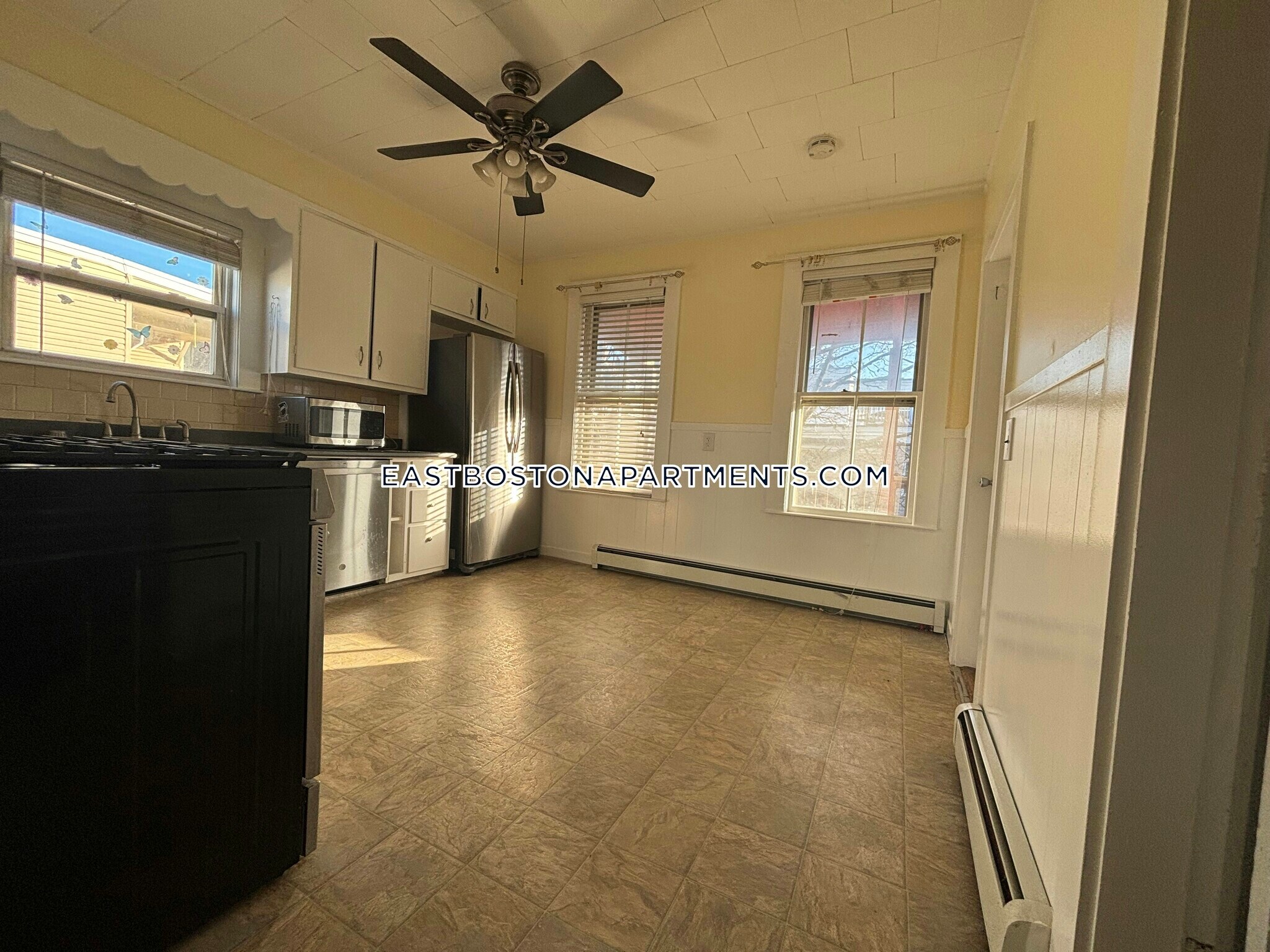 Building Photo - 33 Falcon St