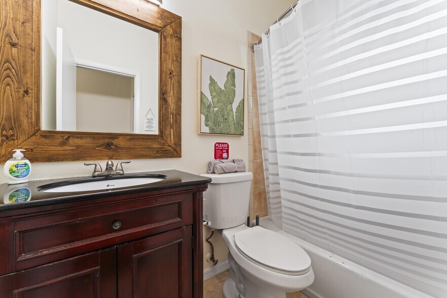 Building Photo - 1433 Ida St