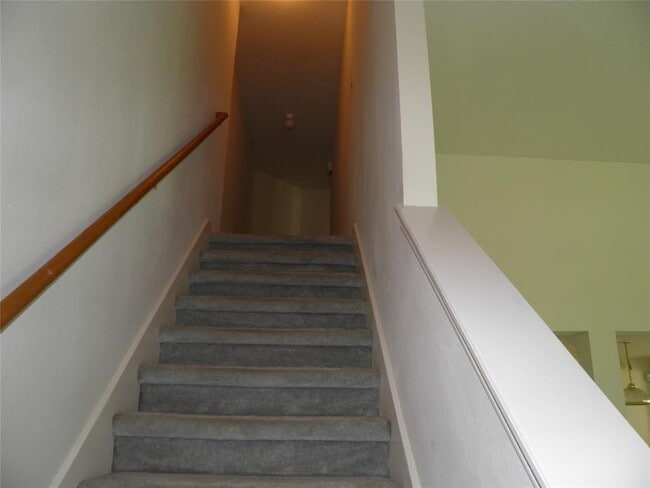 Building Photo - 8922 Benning Dr