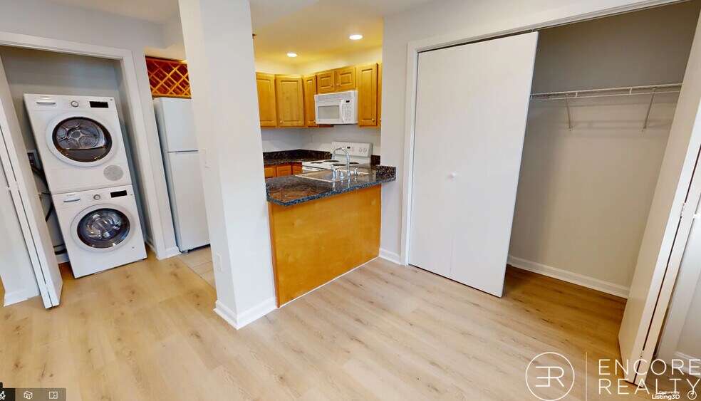 Building Photo - 28 Queensberry St