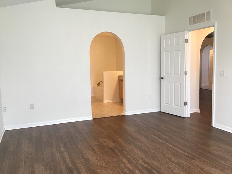 Building Photo - 65074 Lagoon Forest Dr