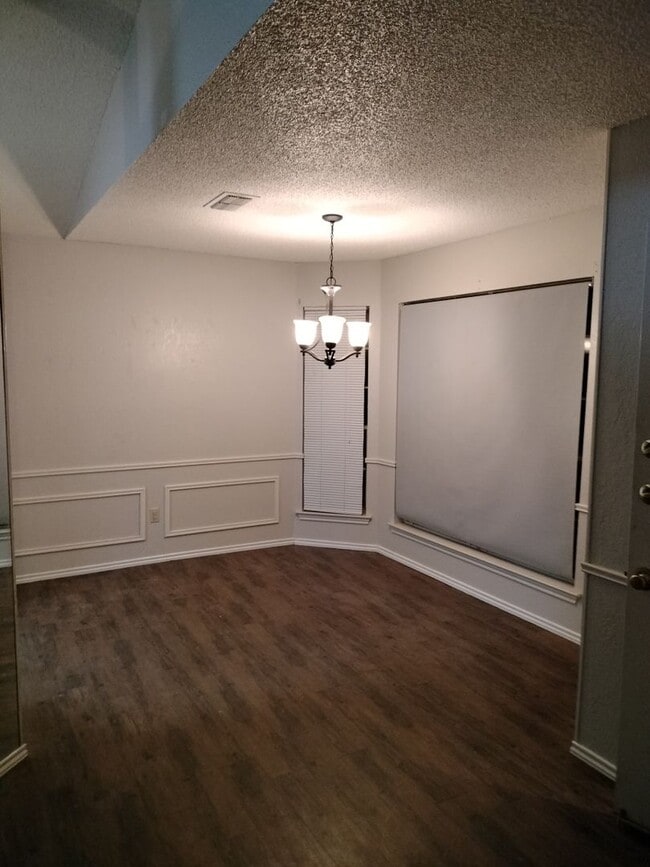 Building Photo - Southwest Lubbock 3 Bedroom