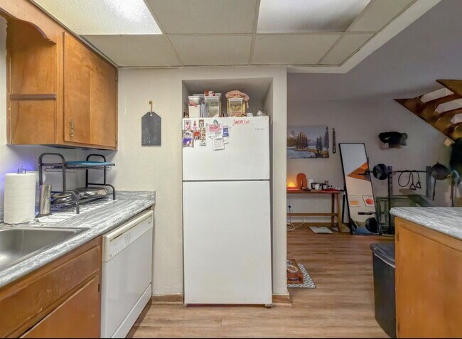 Building Photo - Spacious 1BR Retreat Near FSU & TCC – Vaulted Ceilings, BRAND NEW DECK!