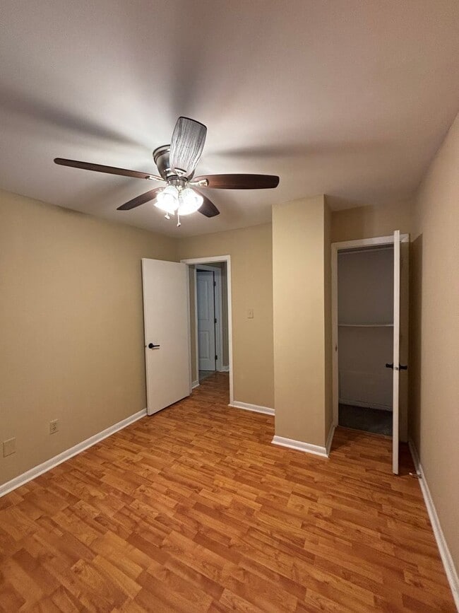 Building Photo - New Listing - Don't Miss Out! If you apply...