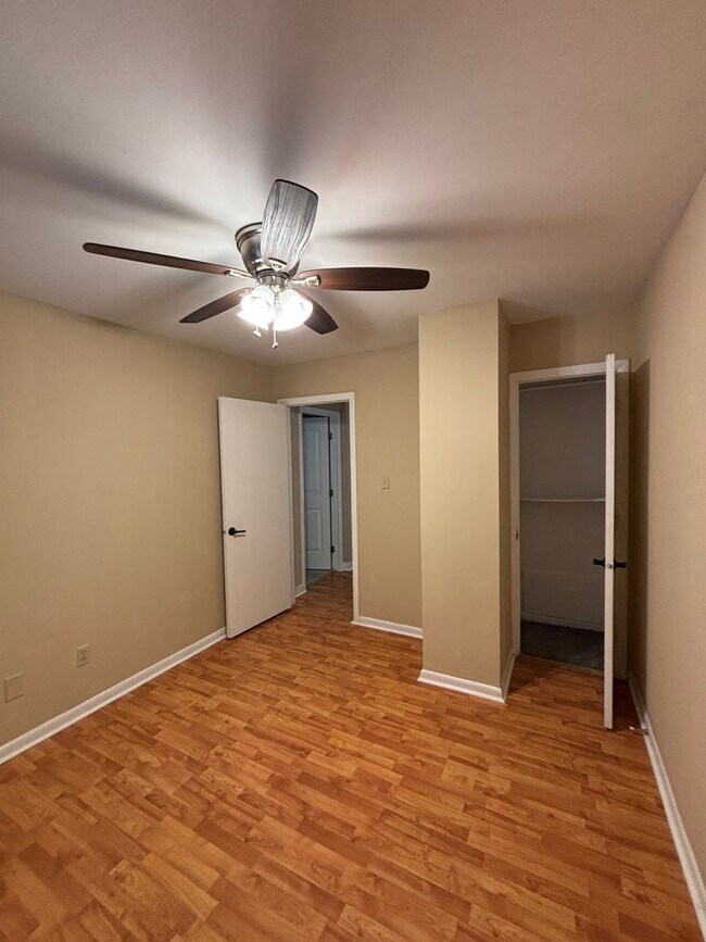 Building Photo - New Listing - Don't Miss Out!