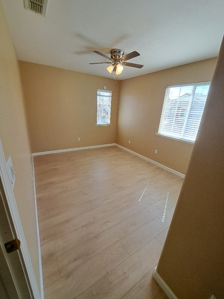 Building Photo - 4950 Trouville Ln