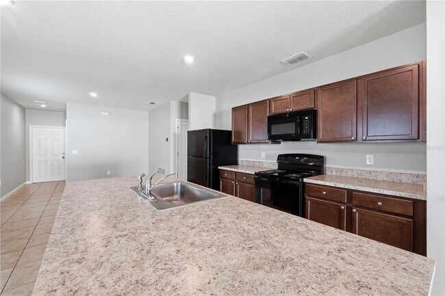 Building Photo - 1530 Finnigan Cir