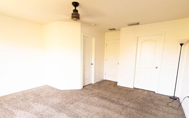 Building Photo - 5179 Bay Isle Cir