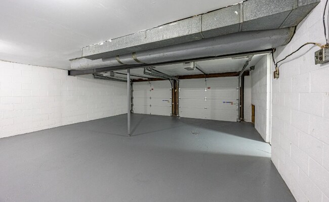 Building Photo - 476 Fielding Dr