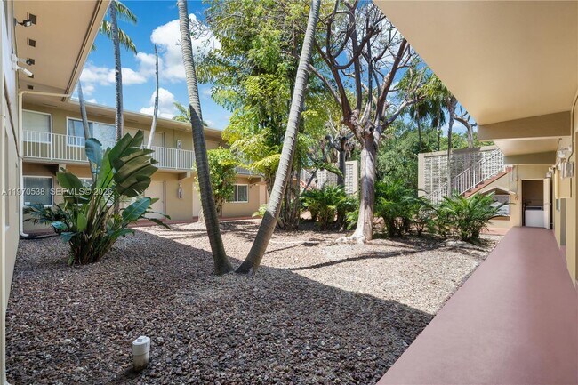 Building Photo - 6310 SW 79th St