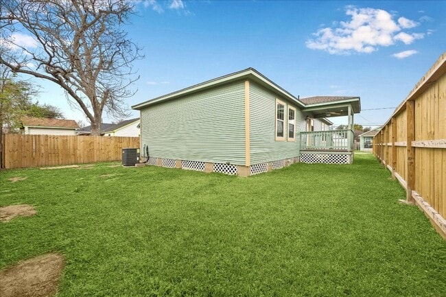 Building Photo - 708 E 32nd St