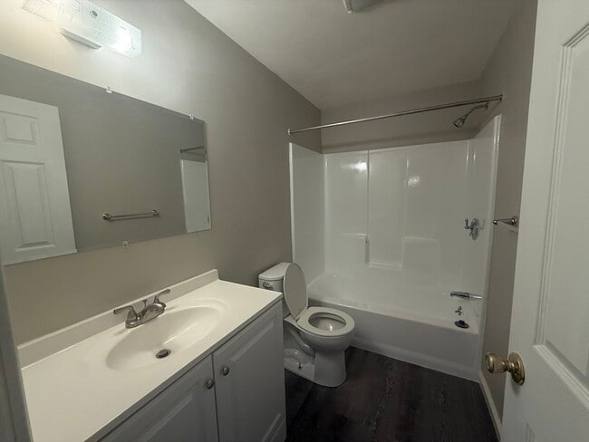 Building Photo - 130 Riviera Dr