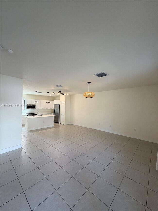 Building Photo - 4470 NW 83rd Ave