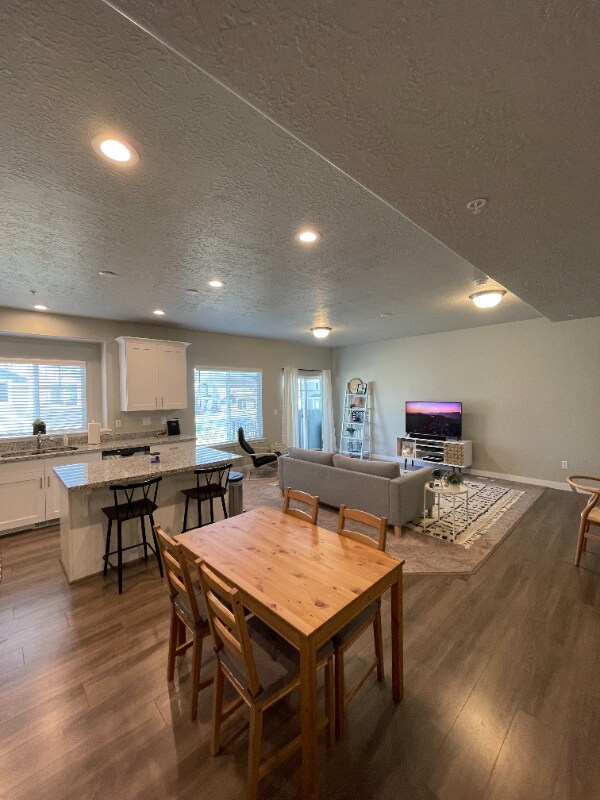 Building Photo - 4214 Frontier Park Ct