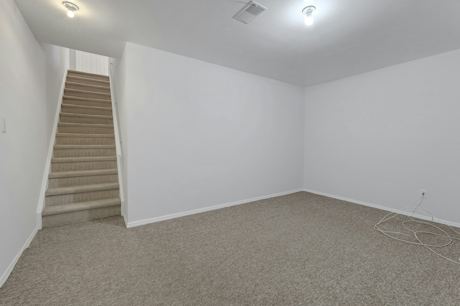 Building Photo - 2198 Kent Ct