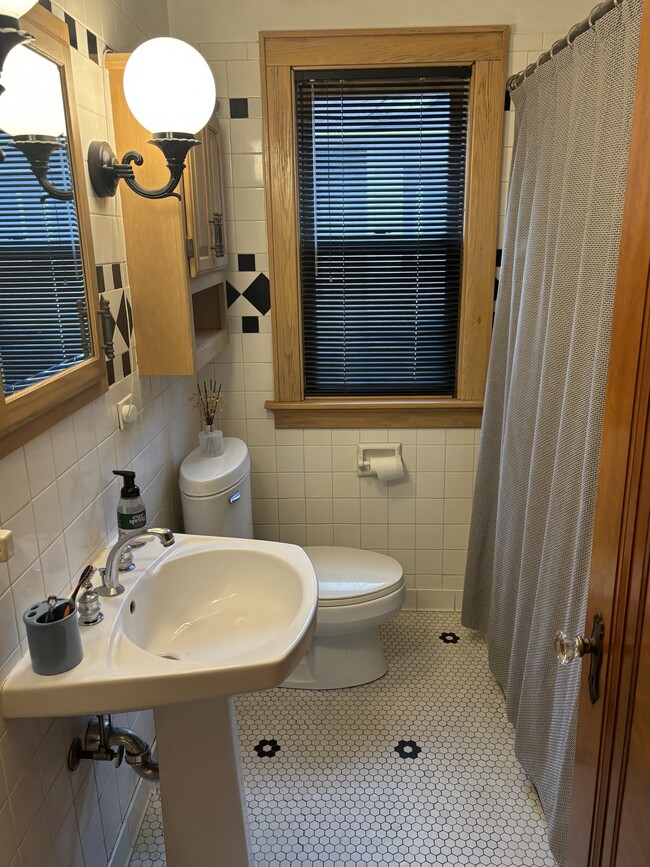 Bathroom - 2565 N 60th St