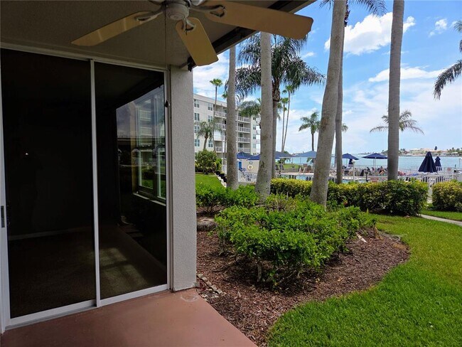 Building Photo - 5801 Bahia Del Mar Cir N