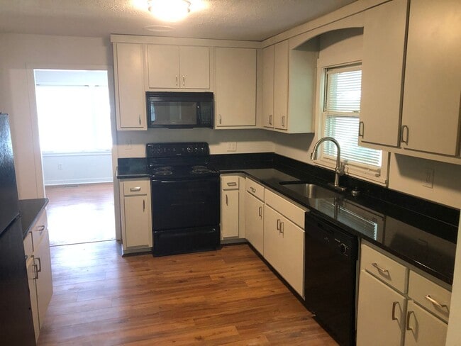 Building Photo - 4049 Norwood Dr