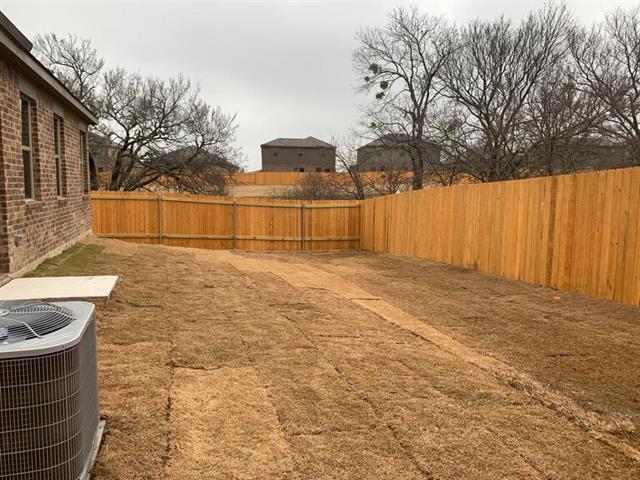 Building Photo - 1917 Lilac Dr