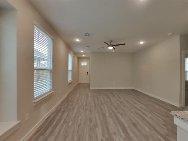 Building Photo - 1617 Mexican Heather Dr