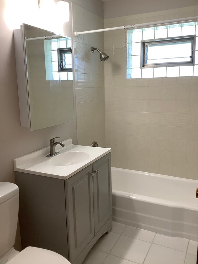 Building Photo - 4920 Cypress Dr