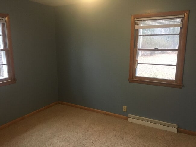 Building Photo - Beautiful 3 Bedroom Water Front Home with Dock