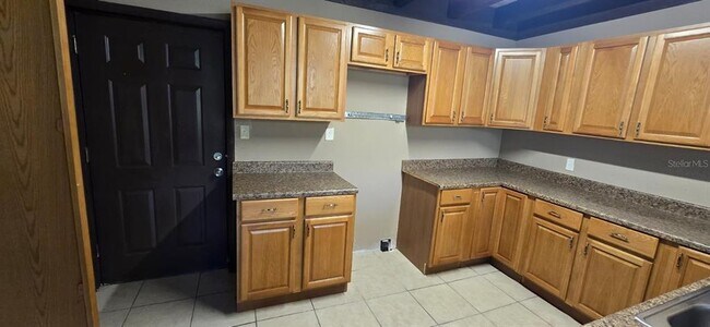 Building Photo - 6221 Woodhaven Dr