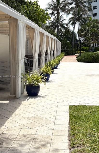 Building Photo - 3001 S Ocean Dr