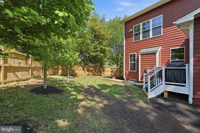 Building Photo - 2516 Villanova Dr