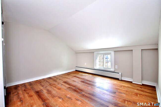 Building Photo - 59 Bridge St