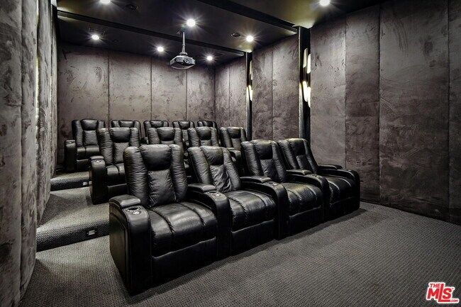 Building Photo - 6029 Melvin Ave