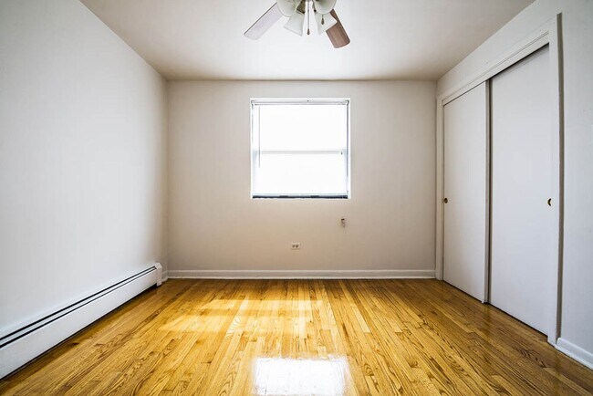 Building Photo - 8231-37 S Ellis Ave Chicago, IL 60619